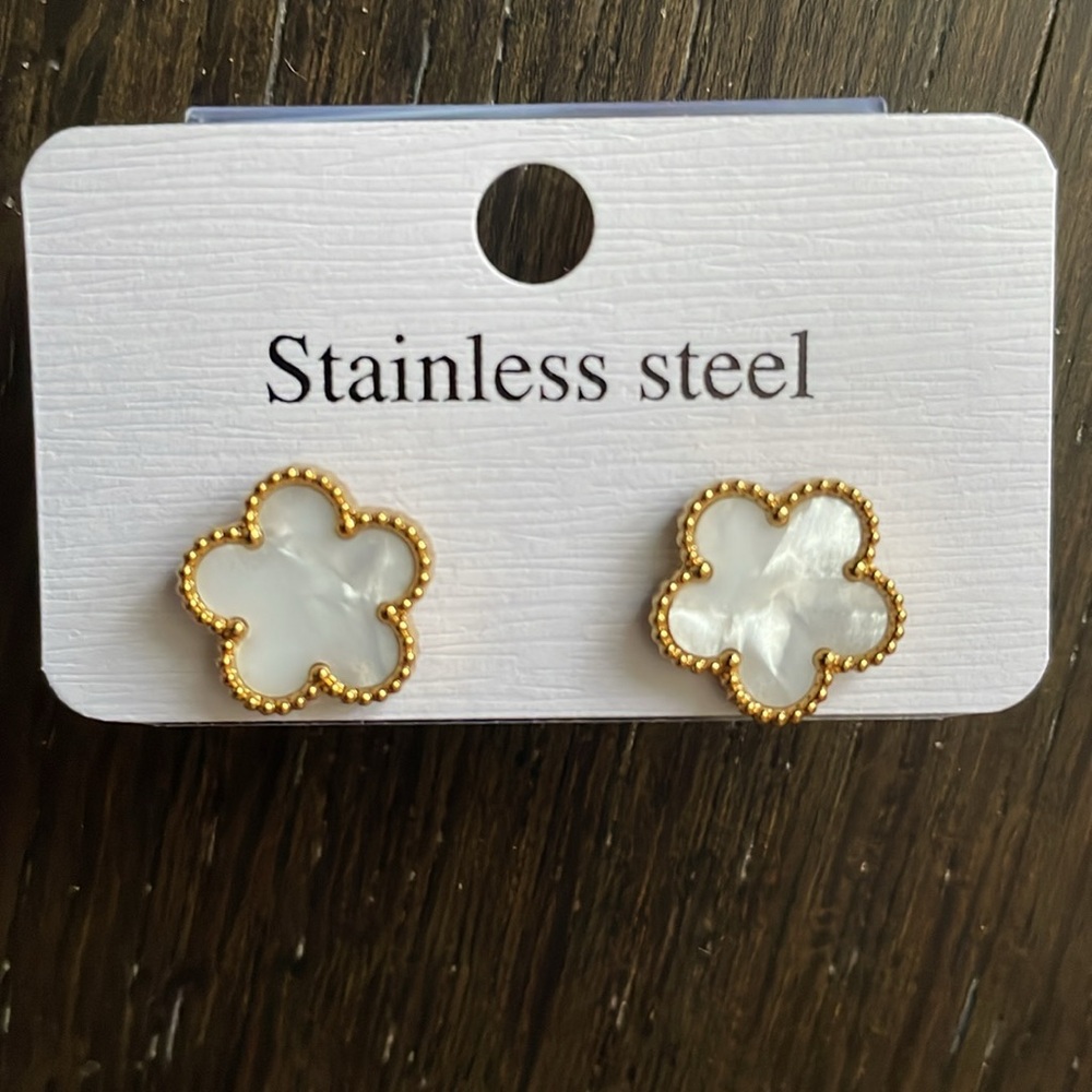 Stainless Steel Hypoallergenic Clover Stud Earrings, New